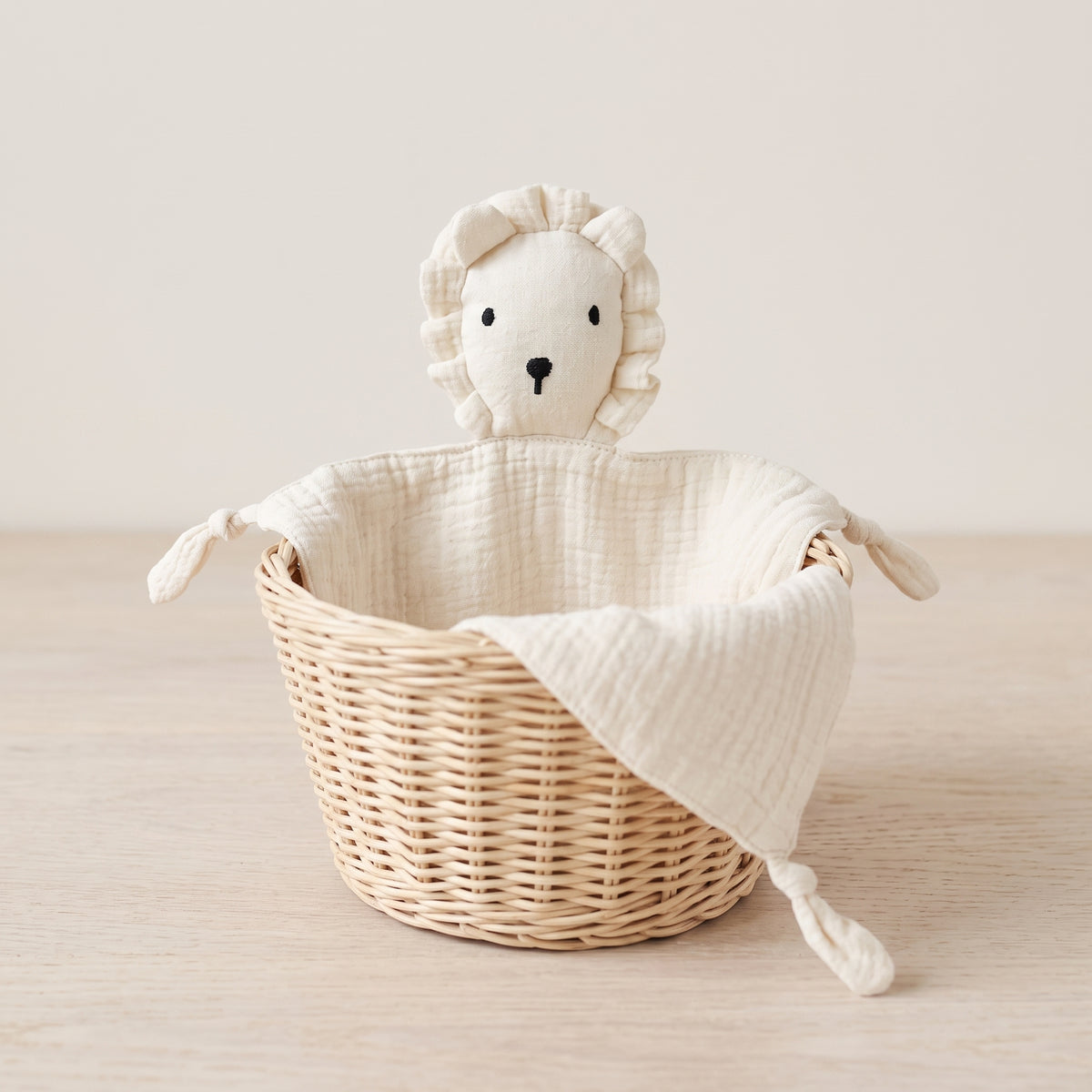 Doudou plat lion en mousseline de coton - Safran