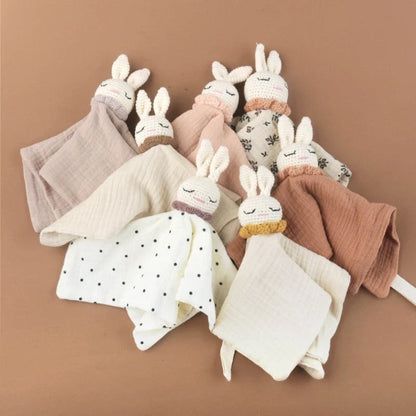 Doudou plat lapin en crochet - Pompon