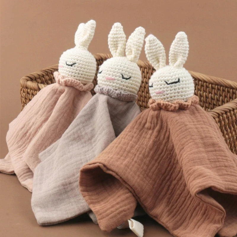 Doudou plat lapin en crochet - Pompon