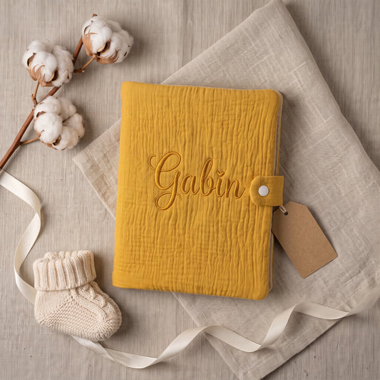 Protège Carnet de Santé Personnalisé jaune