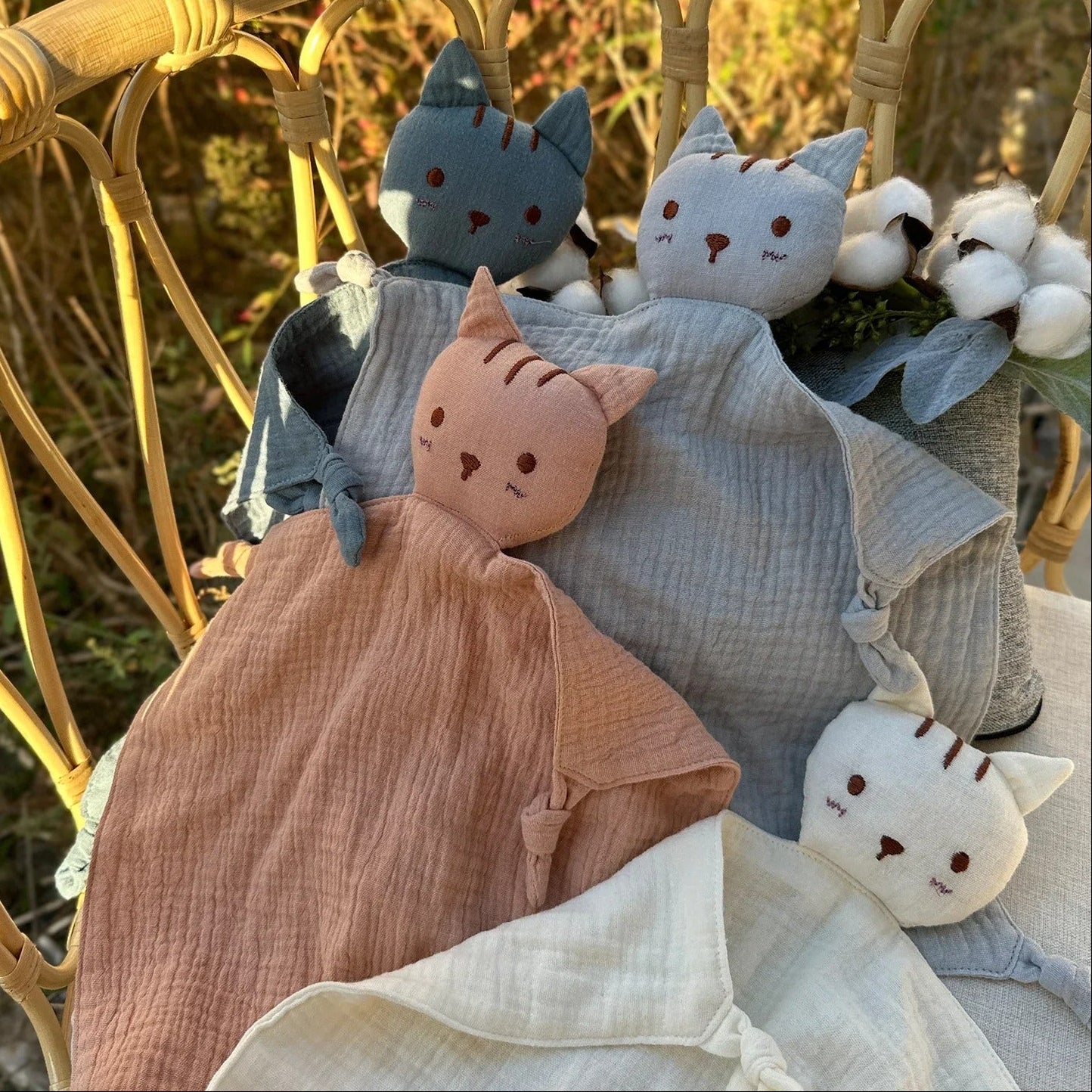Doudou plat chat en coton - Praline